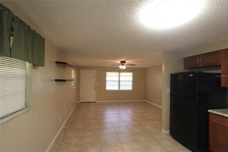 38942 9th Ave in Zephyrhills, FL - Building Photo - Building Photo