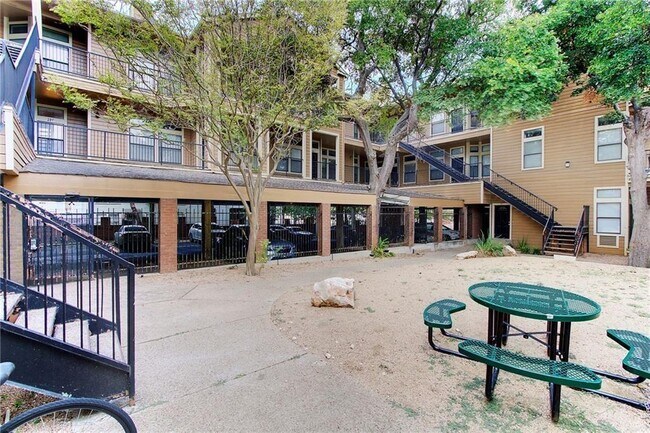 property at 2802 Nueces St