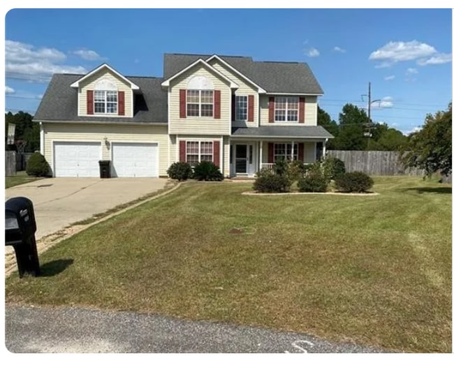 100 Guilford Ct in Spring Lake, NC - Building Photo - Building Photo