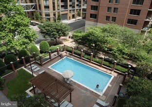 901 N Monroe St-Unit -514 in Arlington, VA - Building Photo - Building Photo