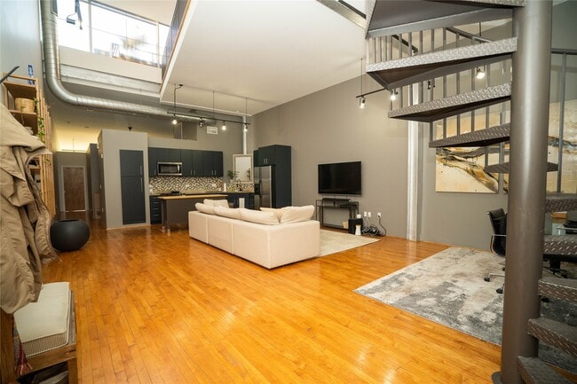 property at 1312 Live Oak St