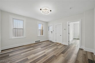 2471 Tremont Ave in Cleveland, OH - Building Photo - Building Photo