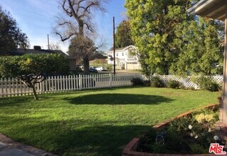 4316 Bellaire Ave in Los Angeles, CA - Building Photo - Building Photo