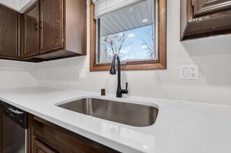 5736 Pembroke Dr in Fitchburg, WI - Building Photo - Building Photo