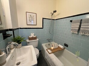 181 Winthrop Rd, Unit 3 in Brookline, MA - Building Photo - Building Photo