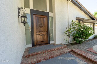 11723 Porter Valley Dr in Los Angeles, CA - Building Photo - Building Photo