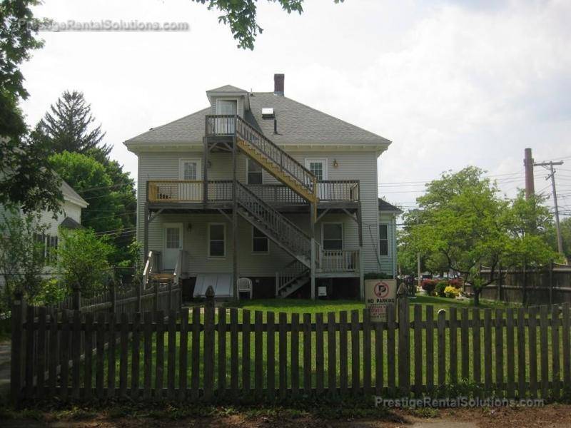 16 Tappan Ave, Unit 2B in Attleboro, MA - Building Photo