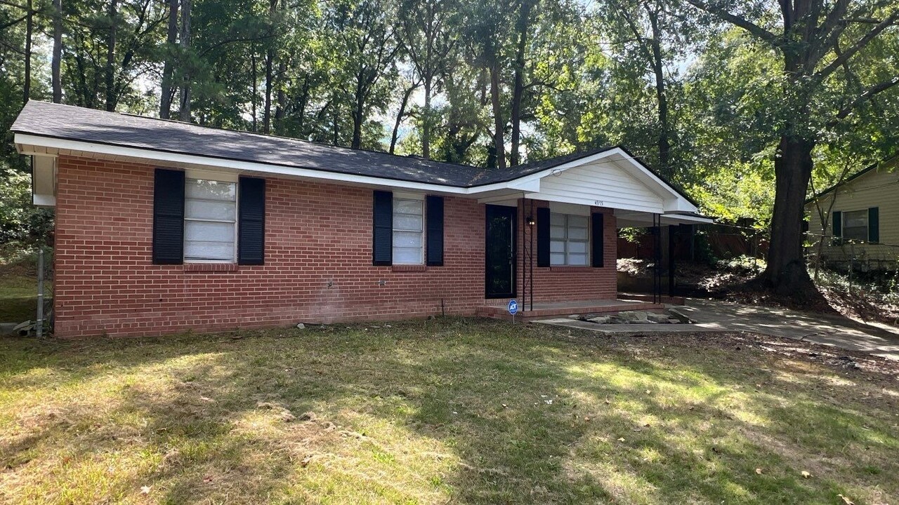 4975 Wilcox Way in Columbus, GA - Building Photo