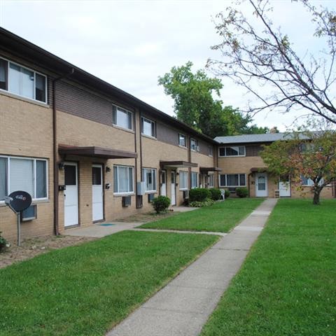 Springcrest Apartments in Willowick, OH - Building Photo - Building Photo