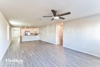 6406 Pickaxe Way in San Antonio, TX - Building Photo - Building Photo