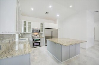 210 NE 2nd Ct in Dania Beach, FL - Building Photo - Building Photo