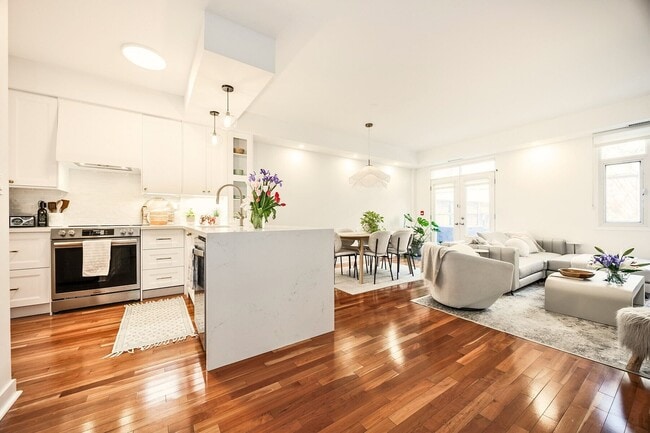 property at 500 Richmond St W