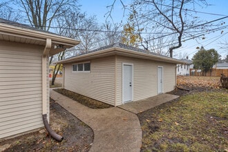 1320 Alms Dr in Champaign, IL - Building Photo - Building Photo