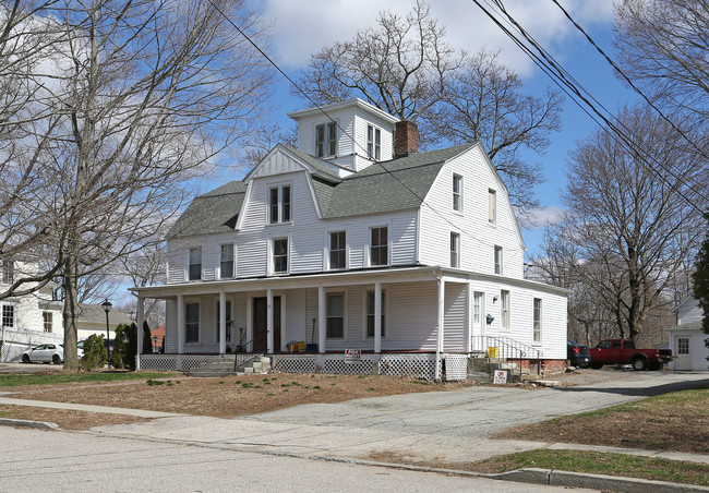 23 Hayward Ave in Colchester, CT - Building Photo - Building Photo