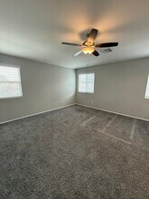 5705 Colbert St in North Las Vegas, NV - Foto de edificio - Building Photo