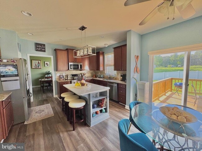 property at 220 Fountain Ln