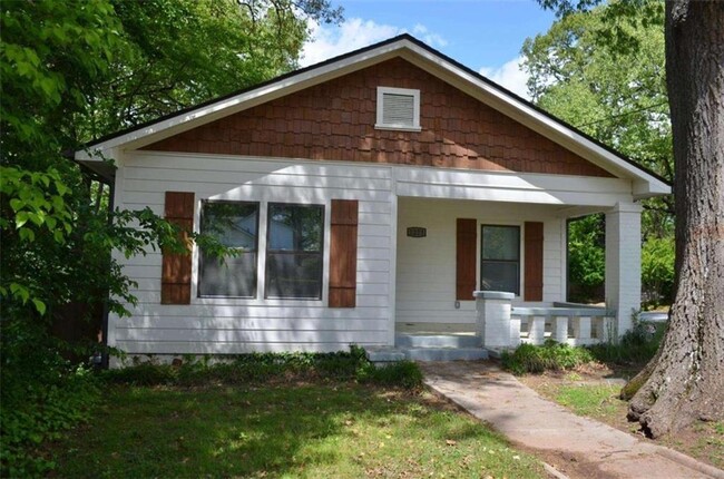 property at 2271 Newnan St