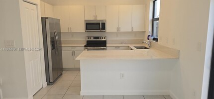 11867 SW 247th Ter in Princeton, FL - Foto de edificio - Building Photo