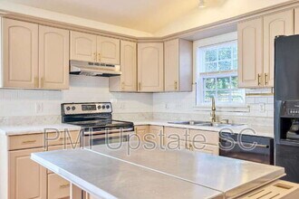 28 Pine Grove Ln in Greenville, SC - Building Photo - Building Photo