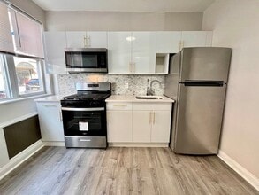 6002 Hudson Ave, Unit 1A in West New York, NJ - Building Photo - Building Photo