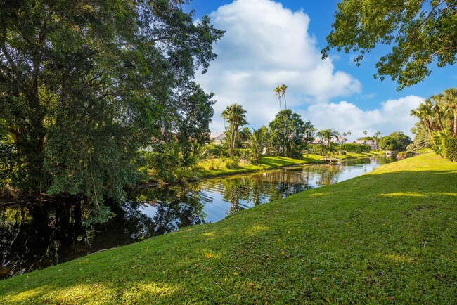 12568 Shoreline Dr in Wellington, FL - Building Photo - Building Photo