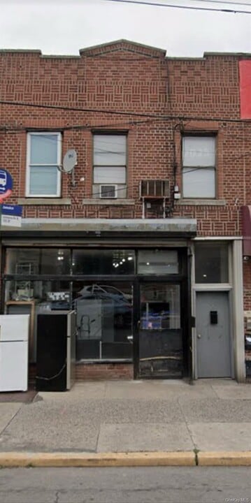182-37 Jamaica Ave in Queens, NY - Building Photo
