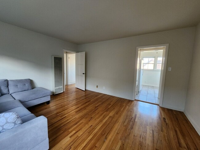 1619 Manning Ave, Unit 1619