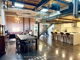 326 Carlaw Ave in Toronto, ON - Building Photo