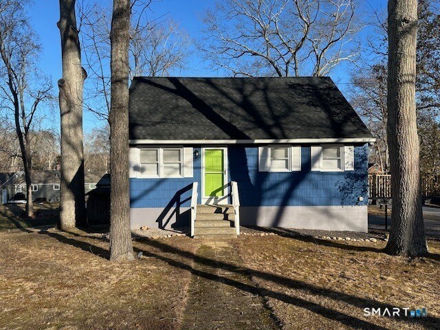 15 Oakwood Rd in East Lyme, CT - Building Photo - Building Photo