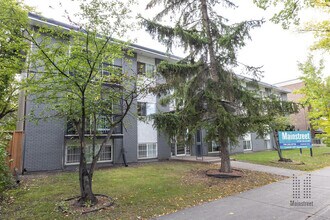 Central LRT Apartments in Edmonton, AB - Building Photo - Building Photo