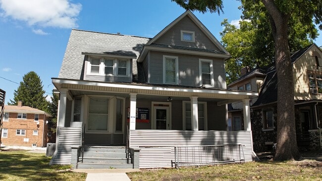 808 W Oregon St in Urbana, IL - Building Photo - Building Photo