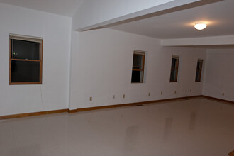 185 E 10th St in Oswego, NY - Building Photo - Building Photo
