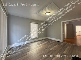 615 Davis St in Kalamazoo, MI - Building Photo