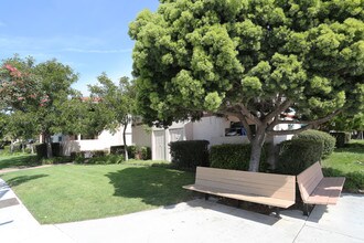 Garden Estates in Ventura, CA - Foto de edificio - Building Photo