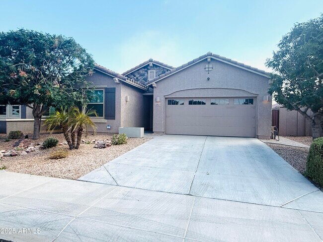property at 3923 E Desert Broom Dr