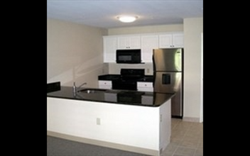 12 Florence St, Unit #600 in Malden, MA - Foto de edificio - Building Photo