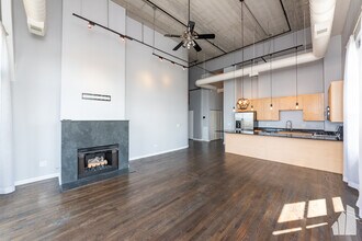 1735 W Diversey Pkwy in Chicago, IL - Foto de edificio - Building Photo