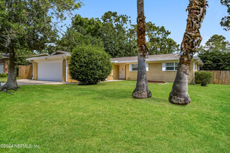 1007 Grove Park Ln in Orange Park, FL - Building Photo - Building Photo