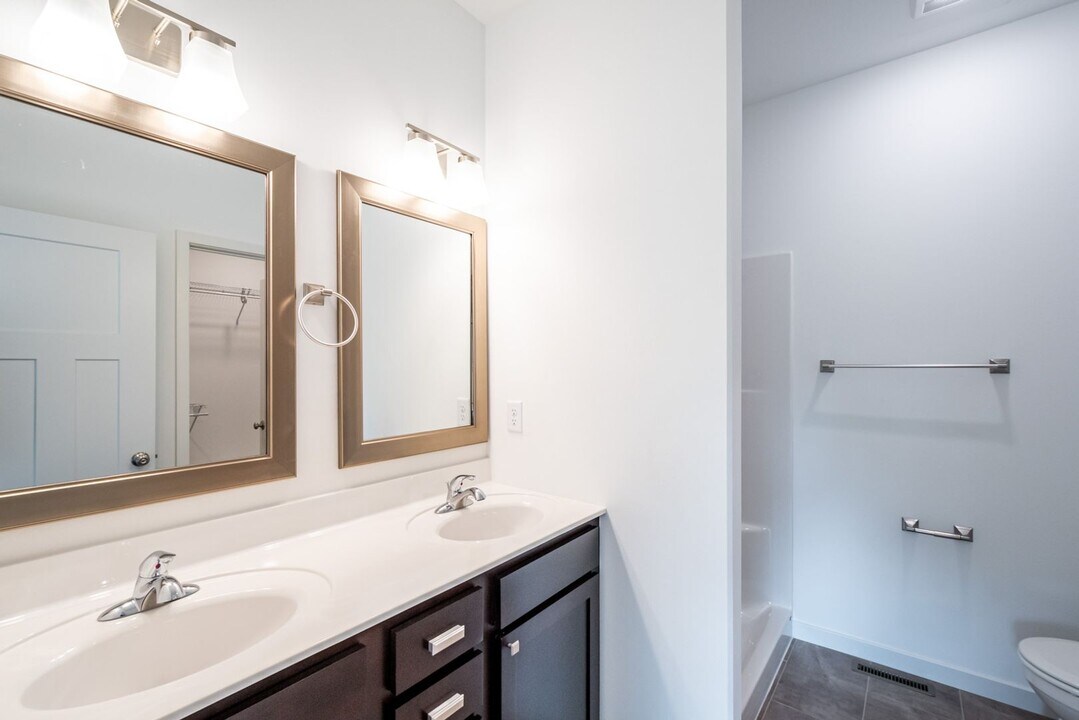 281 Danielle St in Iowa City, IA - Building Photo