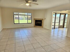 812 Capri Isles Blvd, Unit 225 in Venice, FL - Building Photo - Building Photo