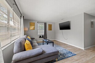 4219 E Henry Ave in Tampa, FL - Building Photo