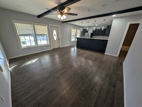 406 Goliad St in Big Spring, TX - Foto de edificio - Building Photo