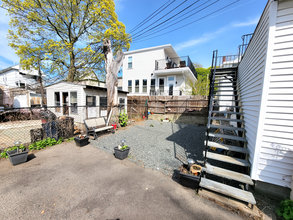 86 Cross St, Unit 1 in Somerville, MA - Building Photo - Building Photo
