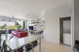 3250 Grand Ave in Miami, FL - Foto de edificio - Building Photo