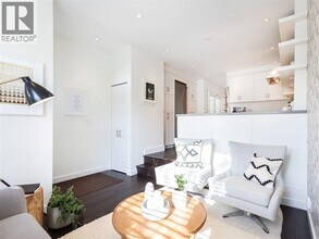 1338 Arbutus St in Vancouver, BC - Building Photo - Building Photo