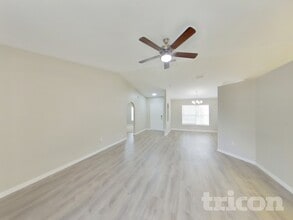 12285 Villa Rd, Unit 2215 in Spring Hill, FL - Foto de edificio - Building Photo