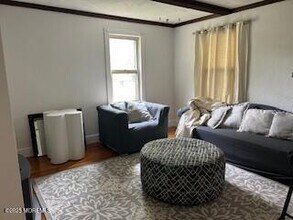497 W Lincoln Ave in Oakhurst, NJ - Building Photo - Building Photo