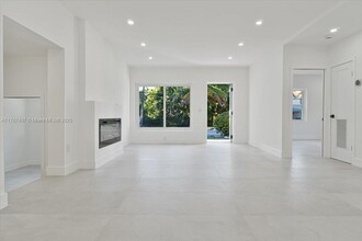 2511 SW 7th Ave in Miami, FL - Building Photo - Building Photo