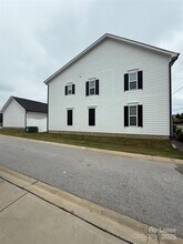 140 Hamrick Rd in Gastonia, NC - Building Photo - Building Photo