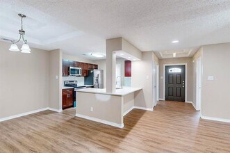 1908 N Irving Heights Dr in Irving, TX - Building Photo - Building Photo